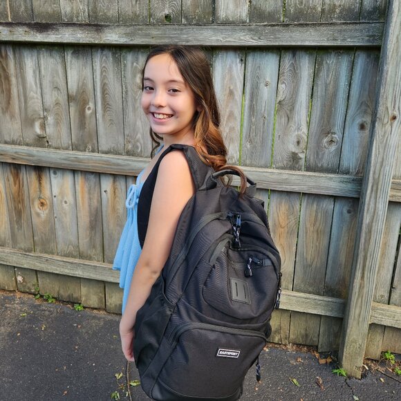 Meet your Posher, Mary (& Family) of Original Angel Jewelry - Picture 6 of 11